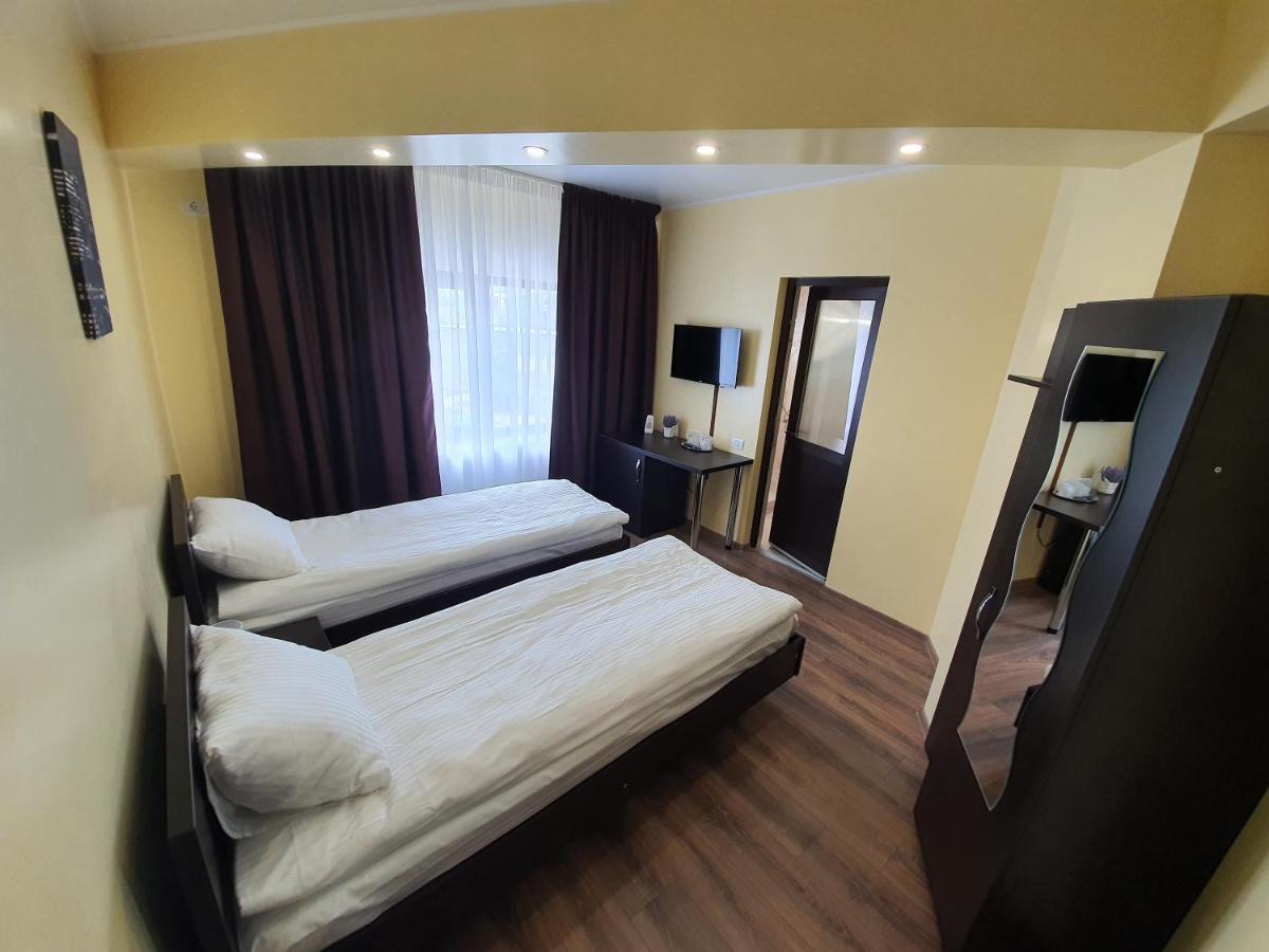 Pensiunea Ada Bascov Exterior foto